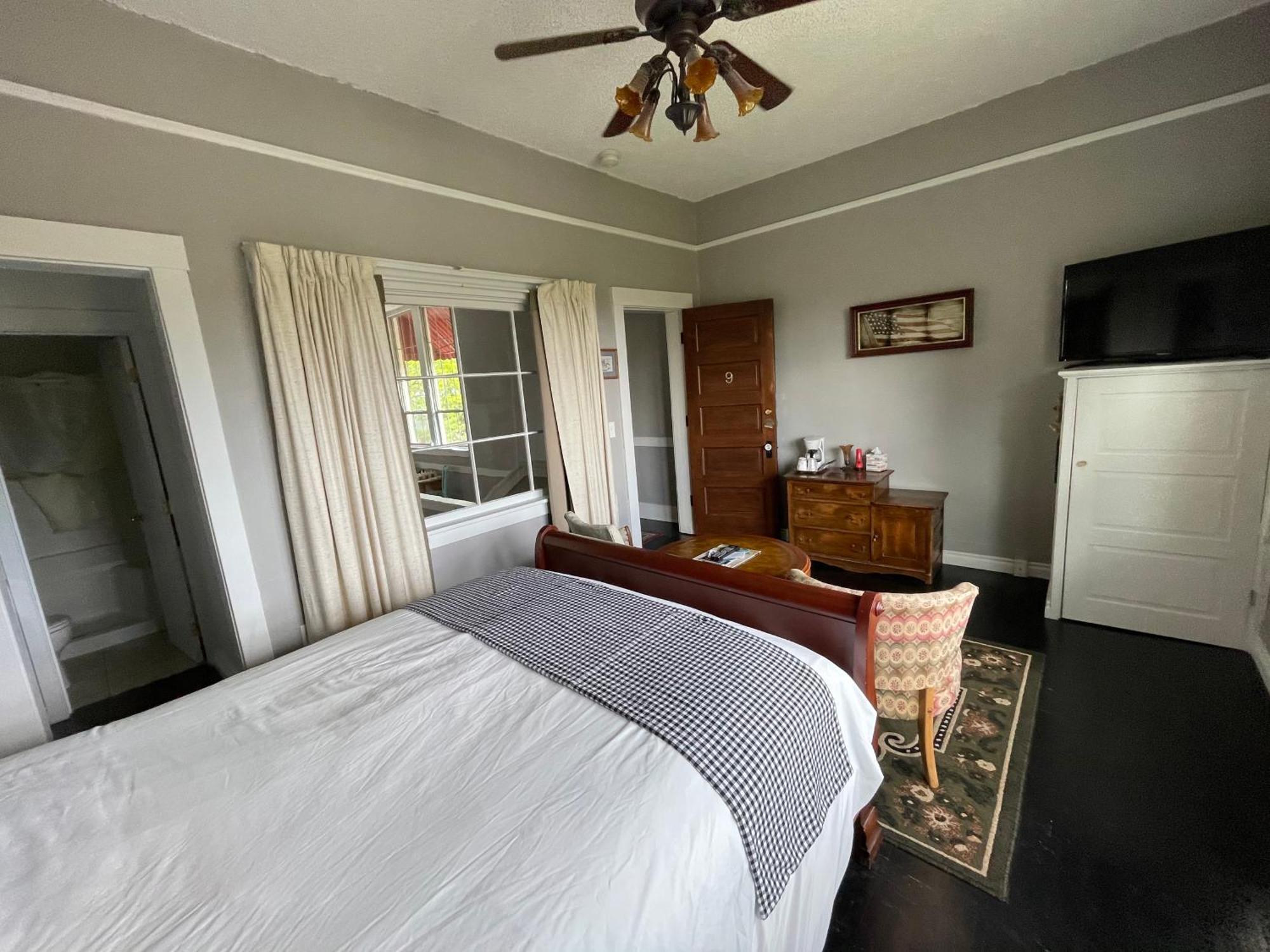 Northside School Bed & Breakfast Bonners Ferry Oda fotoğraf